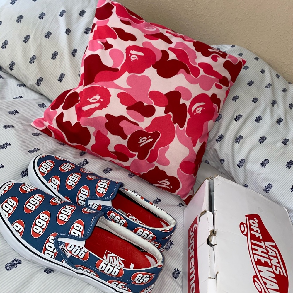 Supreme Vans
